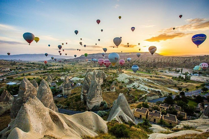 Самые зрелищные фестивали воздушных шаров (25 фото + 2 гифки)