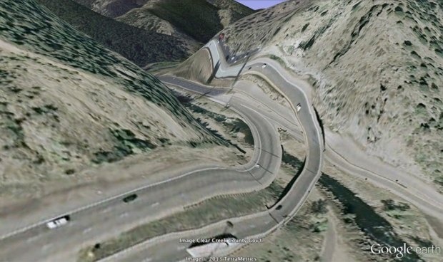 Подборка фотографий из Google Earth, противоречащие здравому смыслу (32 фото)