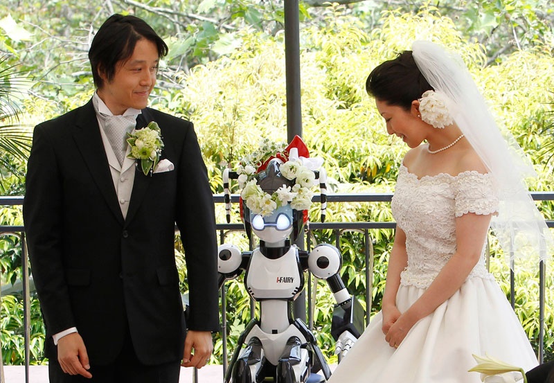 Свадебные обычаи в Японии (3 фото + 2 видео)