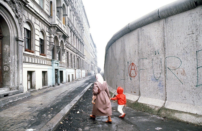 Падение Берлинской стены (31 фото)