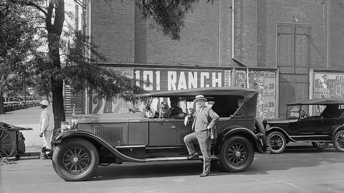 Как все начиналось - история культовых для американцев автомобилей Cadillac (33 фото)