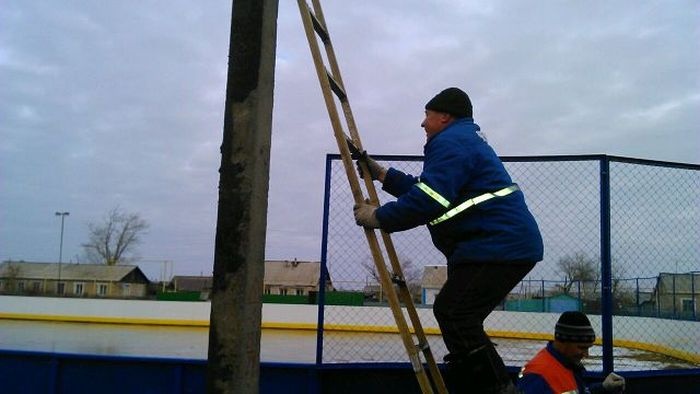 Как жители Челябинска строили открытый каток (49 фото)
