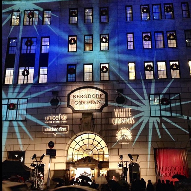 Новое праздничное оформление универмага Bergdorf Goodman в Нью-Йорке (21 фото)