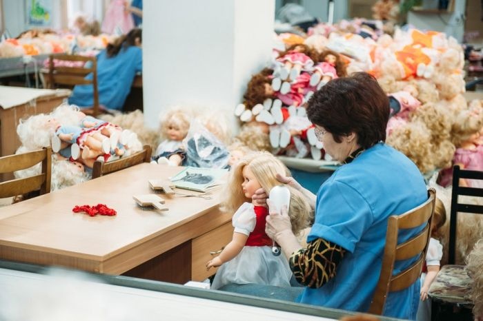 Фотоотчет с посещения фабрики детских игрушек «Весна» (32 фото)