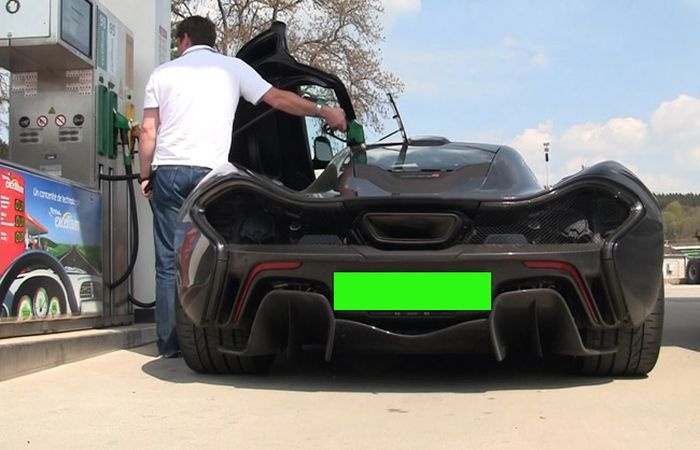 McLaren P1, приобретенный за сумму более 1 000 000 долларов, разбили на следующий день после покупки (6 фото)