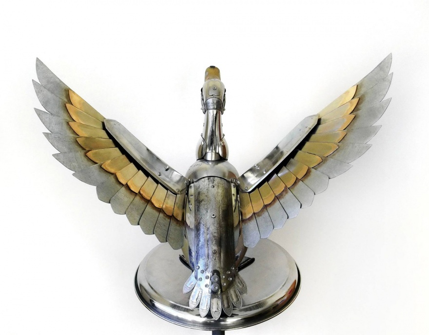 Стимпанк-модели, объединившие механику и природу (10 фото)