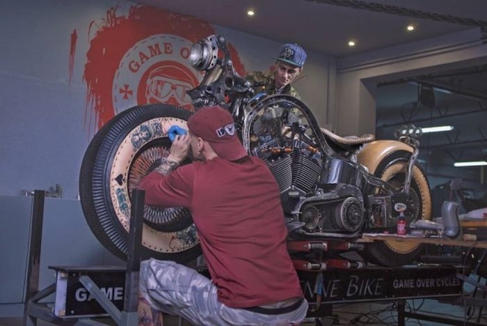 Польша: уникальный мотоцикл Recidivist от мастерской Game Over Cycles (27 фото)