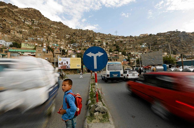 Как получают водительские права в Кабуле (23 фото)