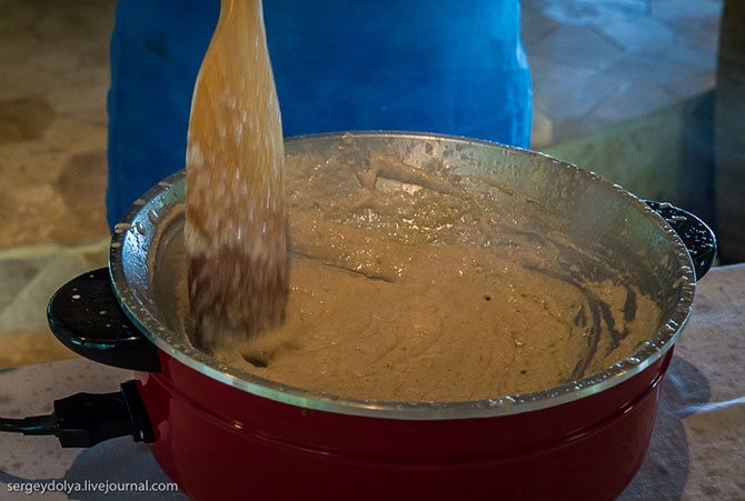 Как делают кокосовое масло (10 фото)