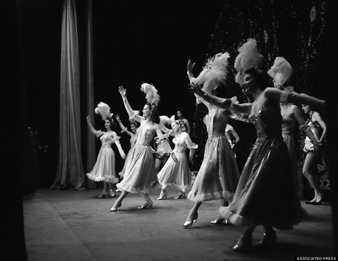 Краткая, но потрясающая фотоистория бурлеска в 1950-х годах (26 фото)