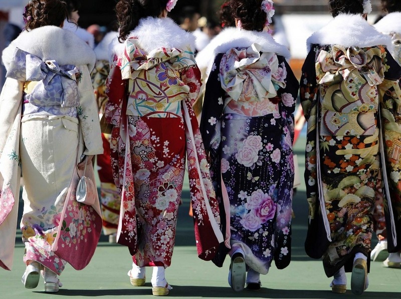 Пpаздник совершеннолетия в Японии (10 фото)