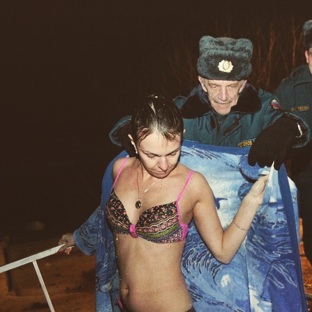 Крещение и русские девушки (43 фото)