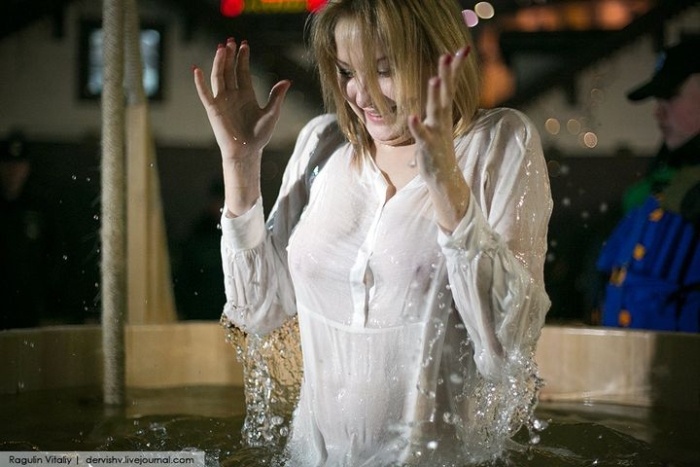 Крещение и русские девушки (43 фото)