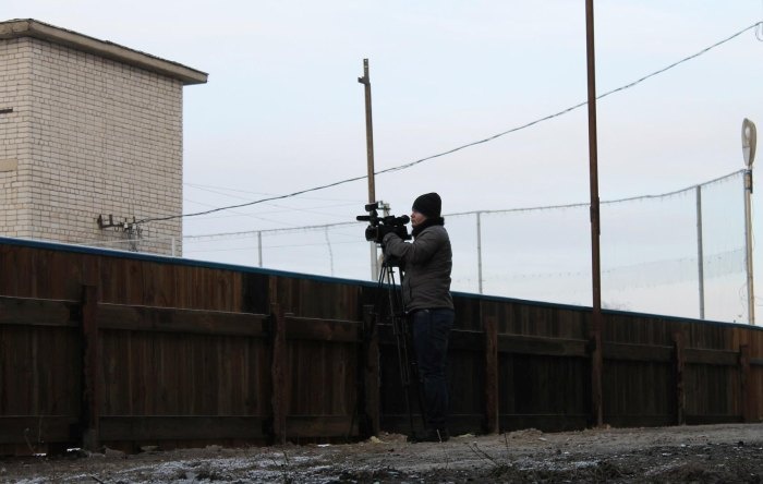 Настоящая хоккейная площадка, построенная непрофессионалами (42 фото)