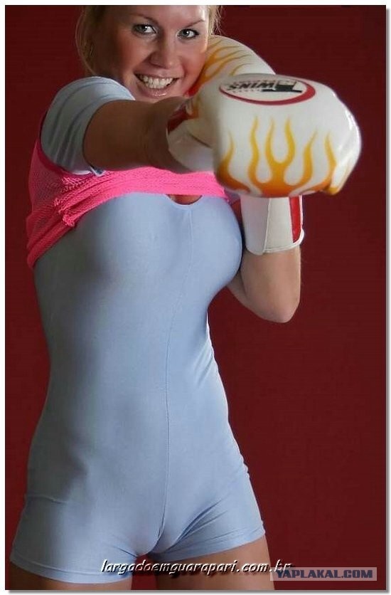 Только намеки. Никакой эротики (32 фото)