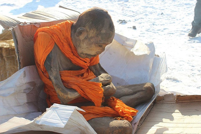 Ученые изучают тело 200-летнего монаха с признаками жизни