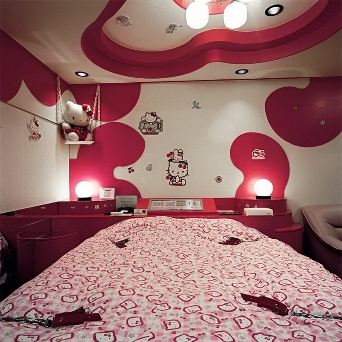 Интерьеры комнат для воплощения сексуальных фантазий (21 фото)