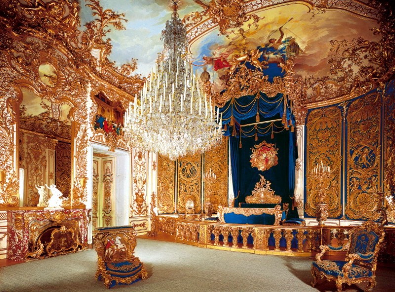 Роскошь королевских спален (16 фото)