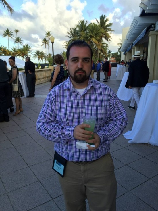 Печальный мужик отдыхает в Пуэрто-Рико (14 фото)