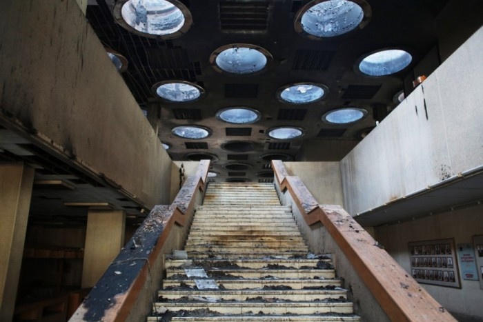 Что происходит сейчас в сгоревшей библиотеке ИНИОН РАН (23 фото)