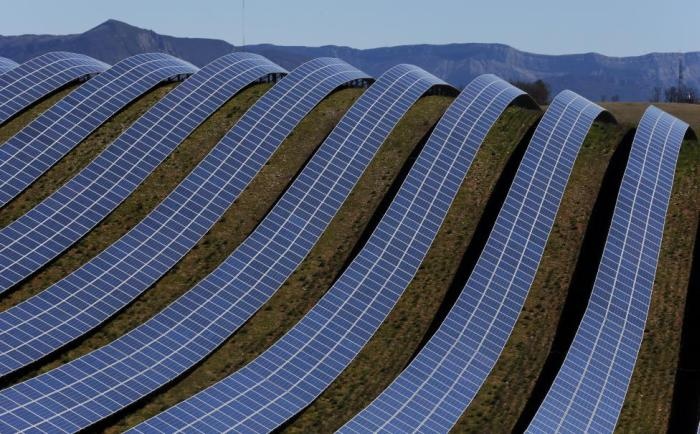 Солнечные батареи в Провансе (13 фото)
