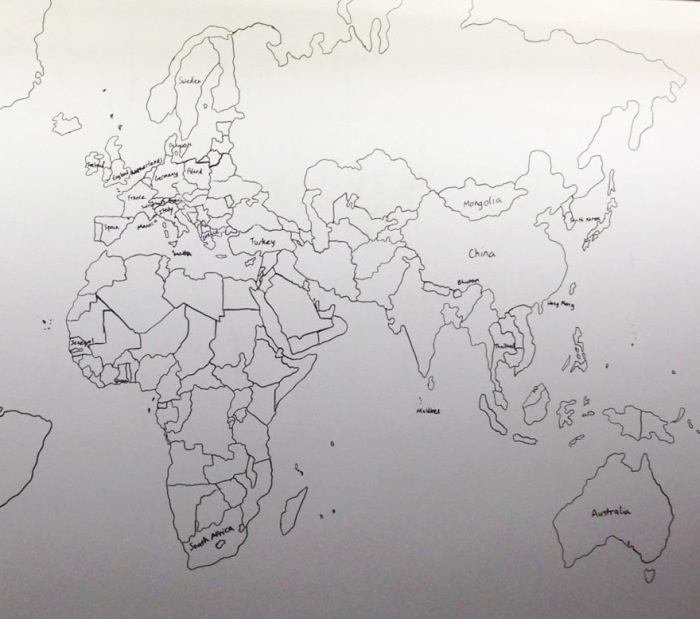 Мальчик-аутист рисует детальную карту мира по памяти (4 фото)