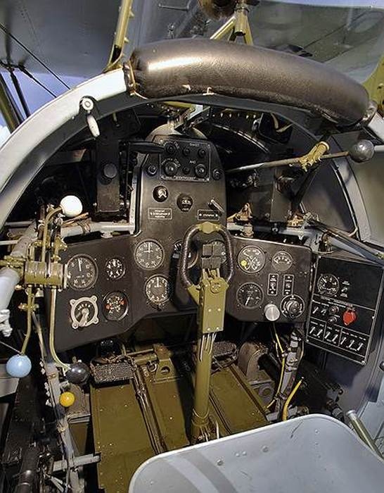 Группа любителей авиации ищет и восстанавливает сбитые самолеты времен Великой Отечественной войны (11 фото)