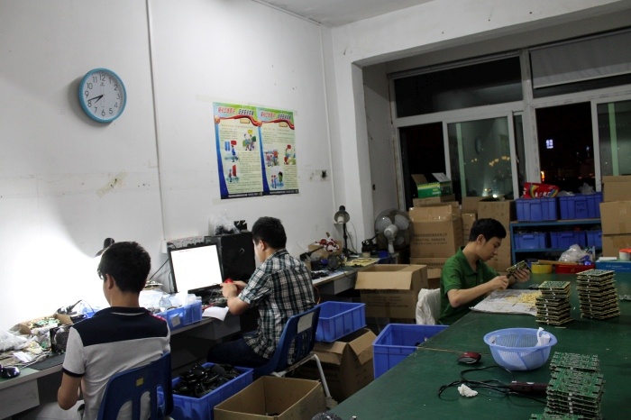 Как собирают компьютерные мыши на небольшой китайской фабрике (24 фото)