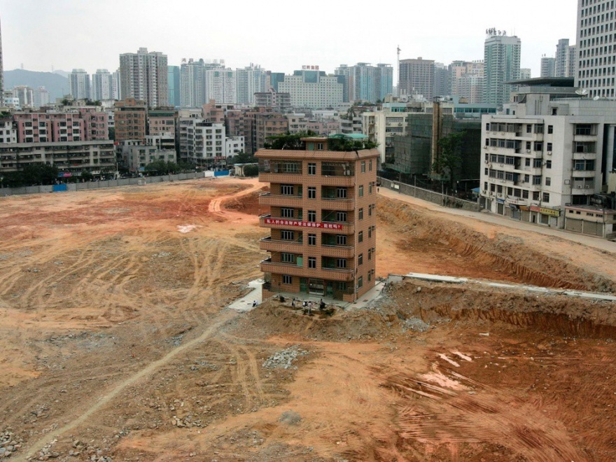Самые стойкие домовладельцы Китая (12 фото)