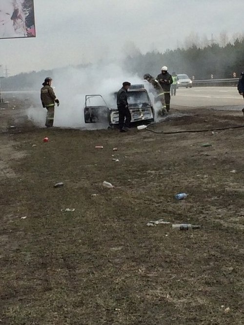 Автомобилисты из Барнаула купили пожилой паре новую машину взамен сгоревшей (6 фото)