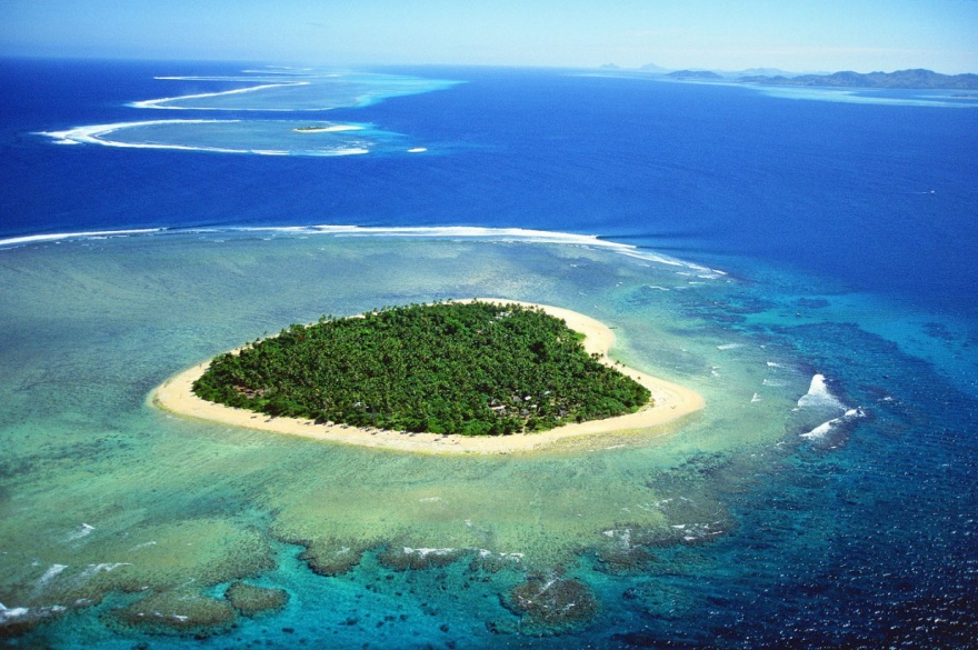 Острова, имеющие необычную форму (12 фото)
