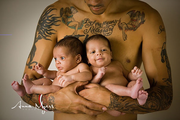Маленькие дети и их татуированные родители (53 фото)
