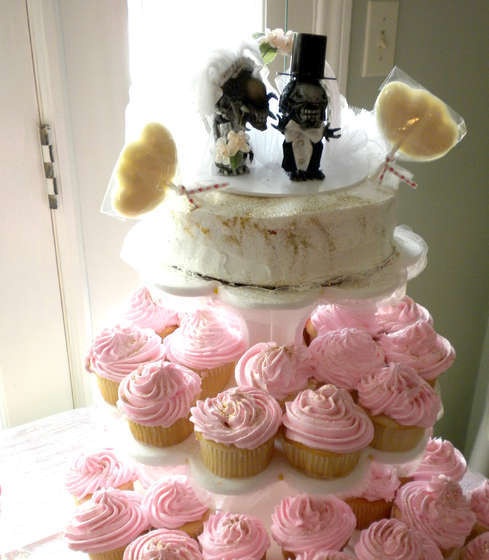 Прикольные свадебные торты (18 фото)