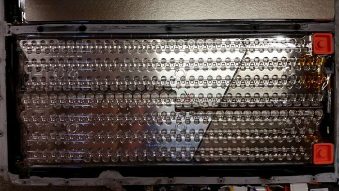 Как устроен аккумулятор электрокара Tesla Model S (12 фото)