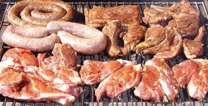 Жаренное на углях мясо в различных национальных кухнях (10 фото)