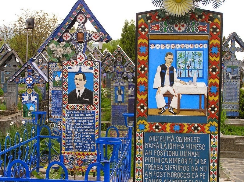Веселое кладбище в небольшом румынском городке (11 фото)