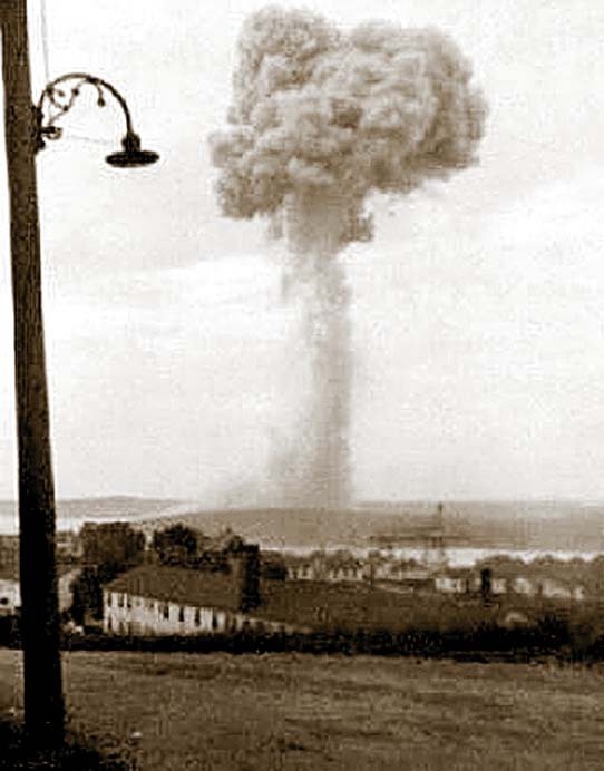 Самый мощный взрыв в истории человечества, произошедший до появления атомной бомбы (16 фото)