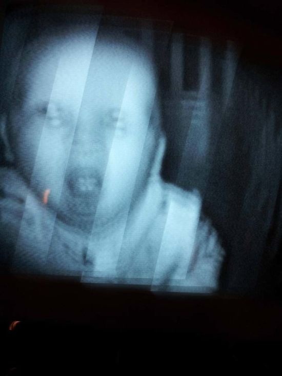 Пугающие изображения, полученные с камер видеонаблюдения, следящих за детьми (13 фото)