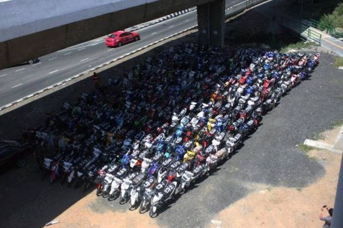 В Таиланде задержали более четырех сотен нелегальных уличных гонщиков (7 фото)