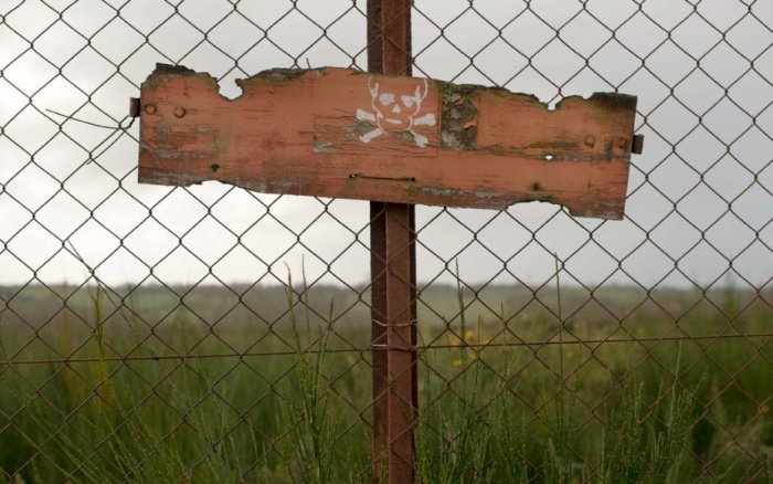 Территория Франции, напоминающая Чернобыльскую зону отчуждения (30 фото)