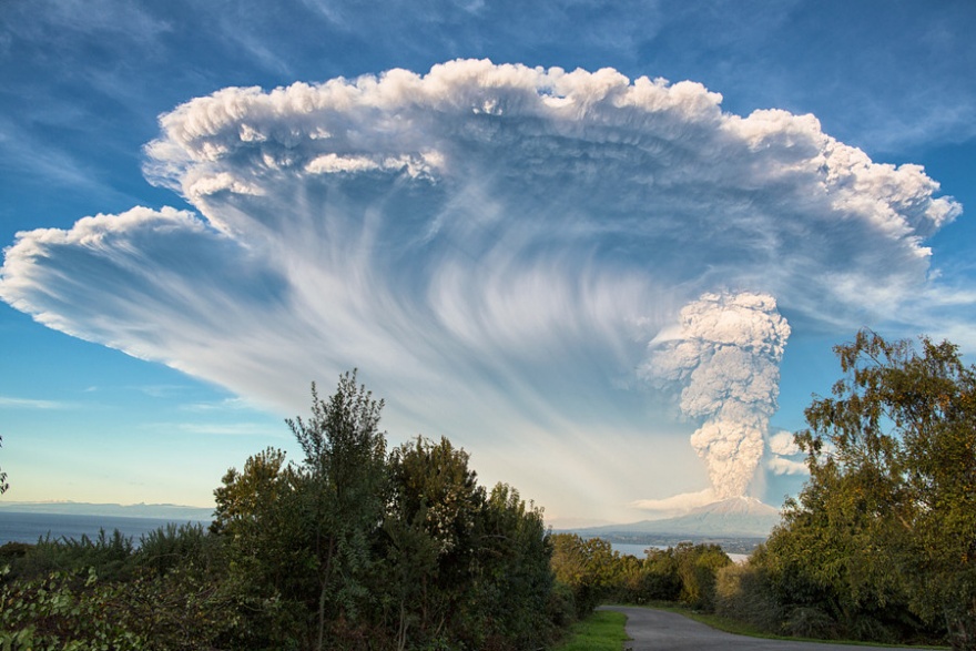 30 классных фотографий извержений вулканов со всего мира