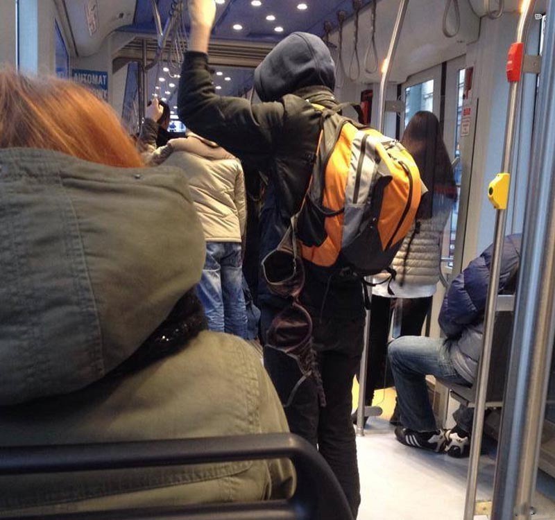 Прикольные фотографии пассажиров метро (29 фото)