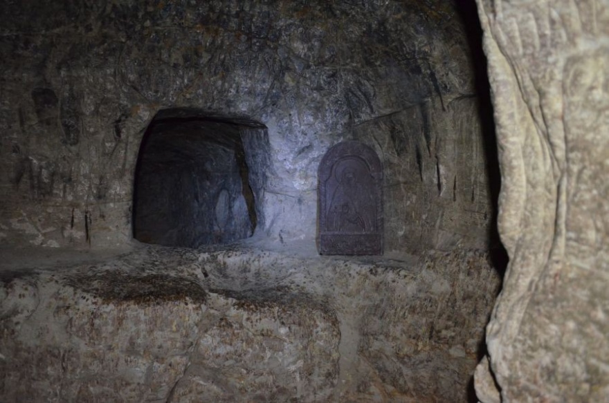 Подземные пещеры отшельников в Пензенской области (23 фото)