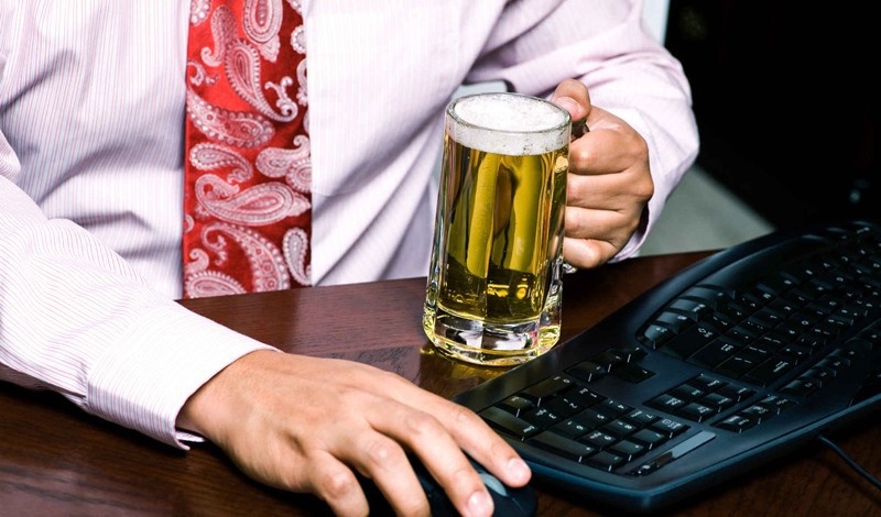 10 профессий, где можно дегустировать алкоголь