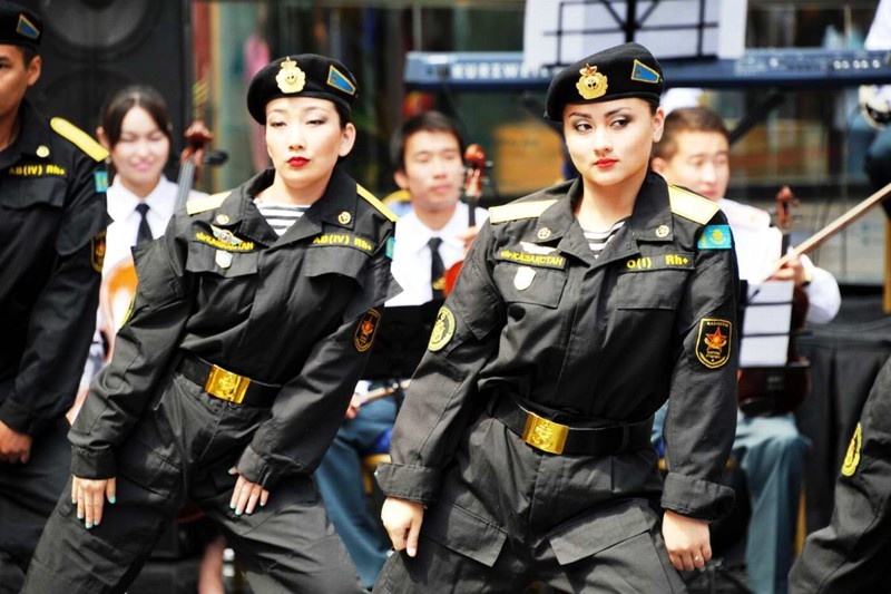 Женская половина казахской армии