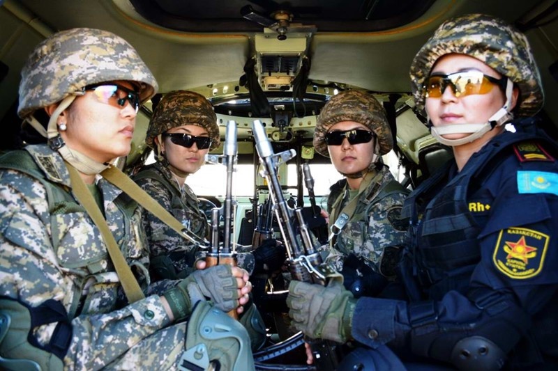 Женская половина казахской армии