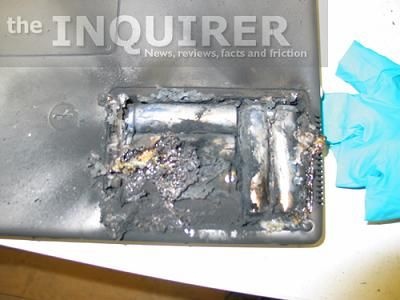 В одном из офисов взорвался ноутбук (7 фото)