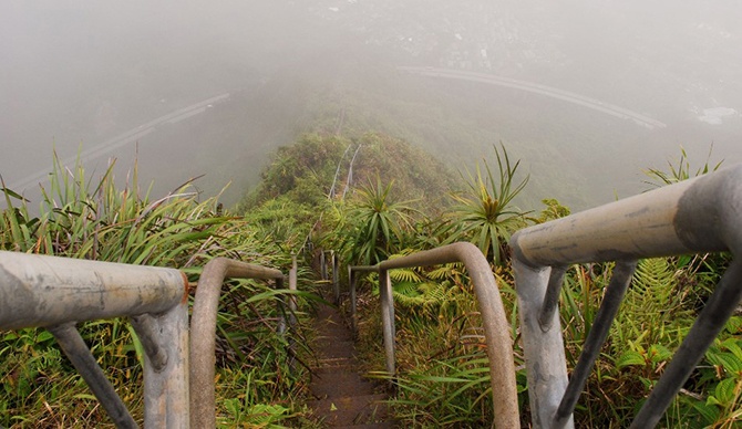 Самые опасные лестницы в мире (10 фото)