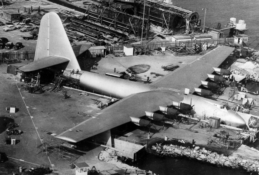 Самый большой самолет, построенный из дерева