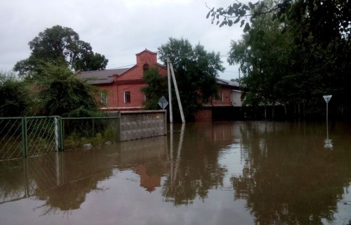 Затопленные дома и улицы Уссурийска (19 фото)